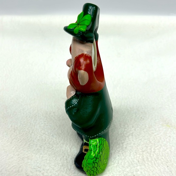 - Vintage Kimple mold 138  hand painted LEPRECHAUN music box figurine - Picture 3 of 8